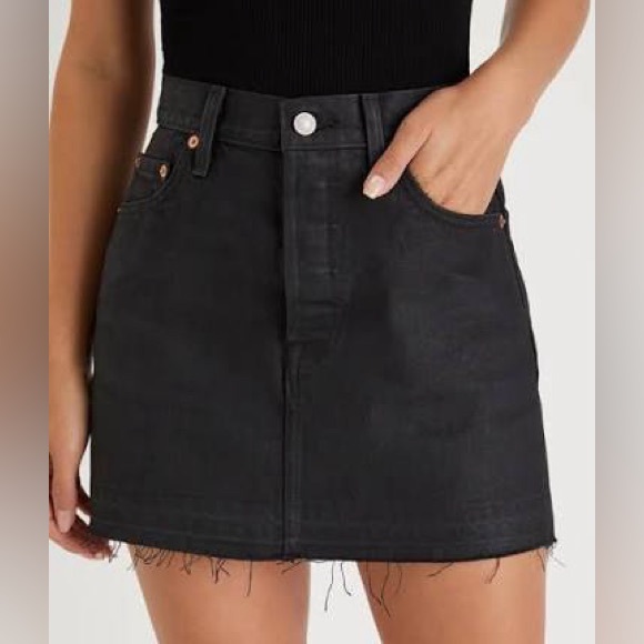Levi's Black Denim Skirt - Picture 2 of 7